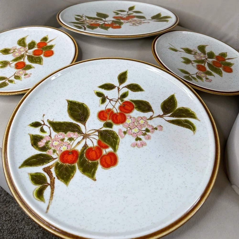 Vintage Mikasa Natural Beauty Treesweet Cherries Lunch Dinner 4 Plates